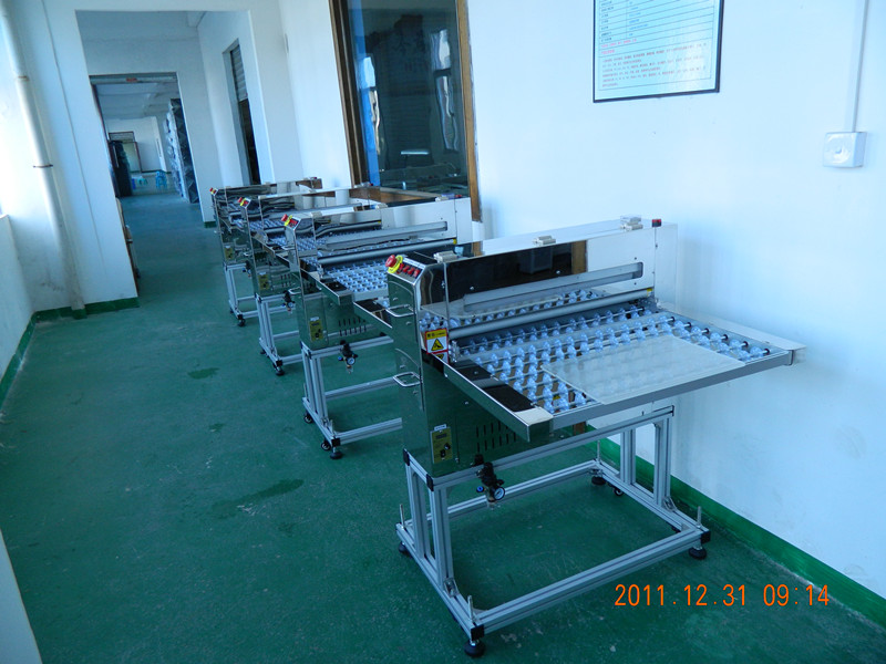 擴散板表面除塵機