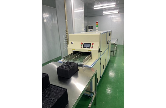 全自動(dòng)吸塑托盤除塵機(jī)